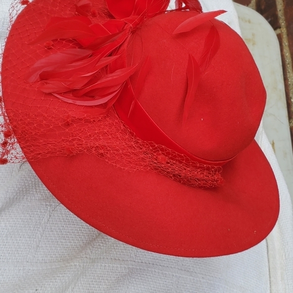 Vintage Red Felted  veil‎ hat - Picture 3 of 11